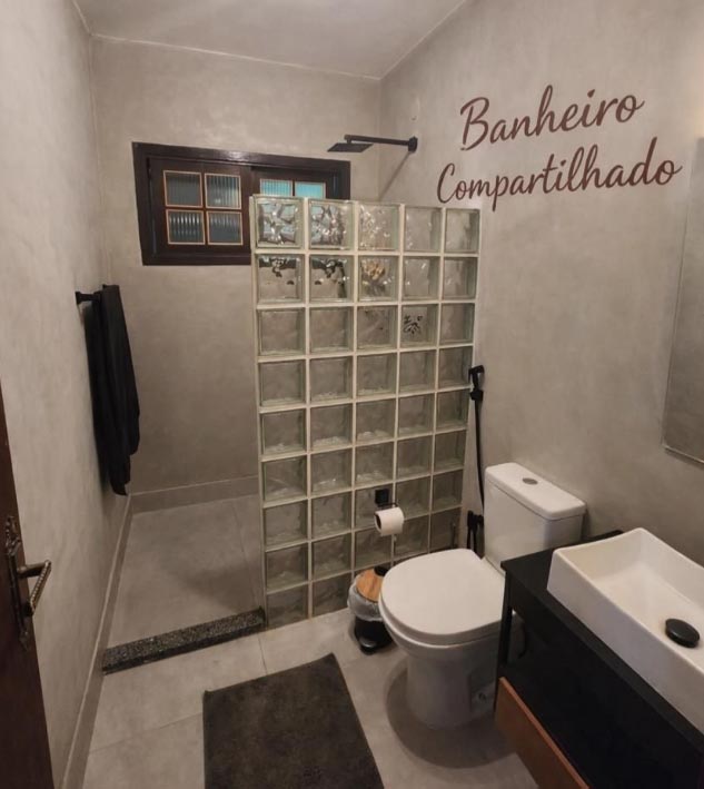 Banheiro Compartilhado